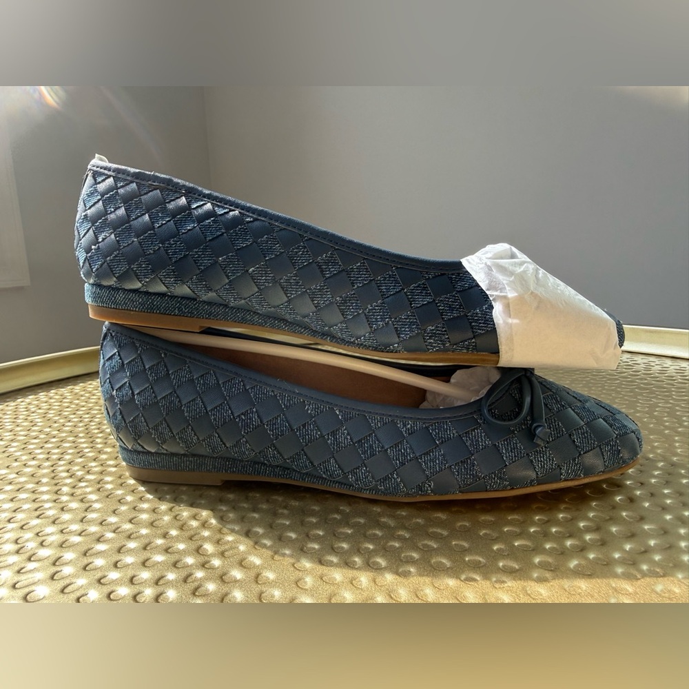 Easy Spirit Elegant Blue Woven Flats